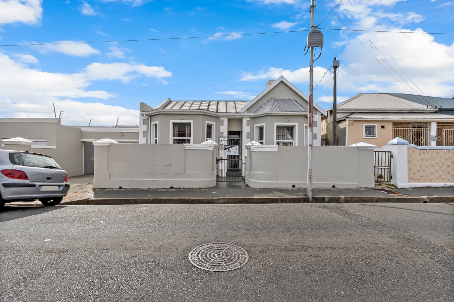 10 Bedroom Property for Sale in Observatory Western Cape